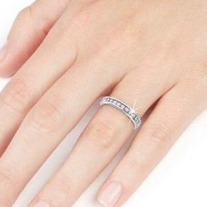 10K White Gold 1/4 Carat Diamond Ring